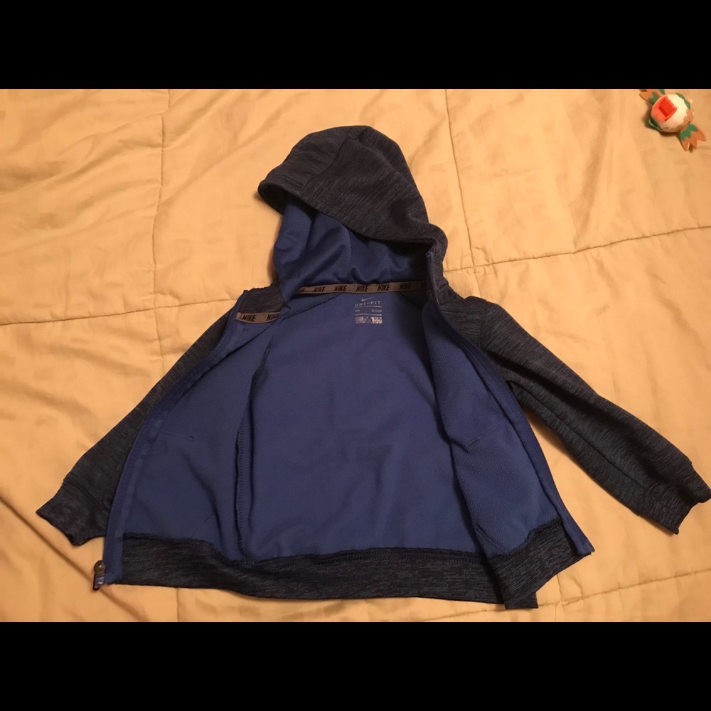 Blue nike jacket - Picture 2 of 3